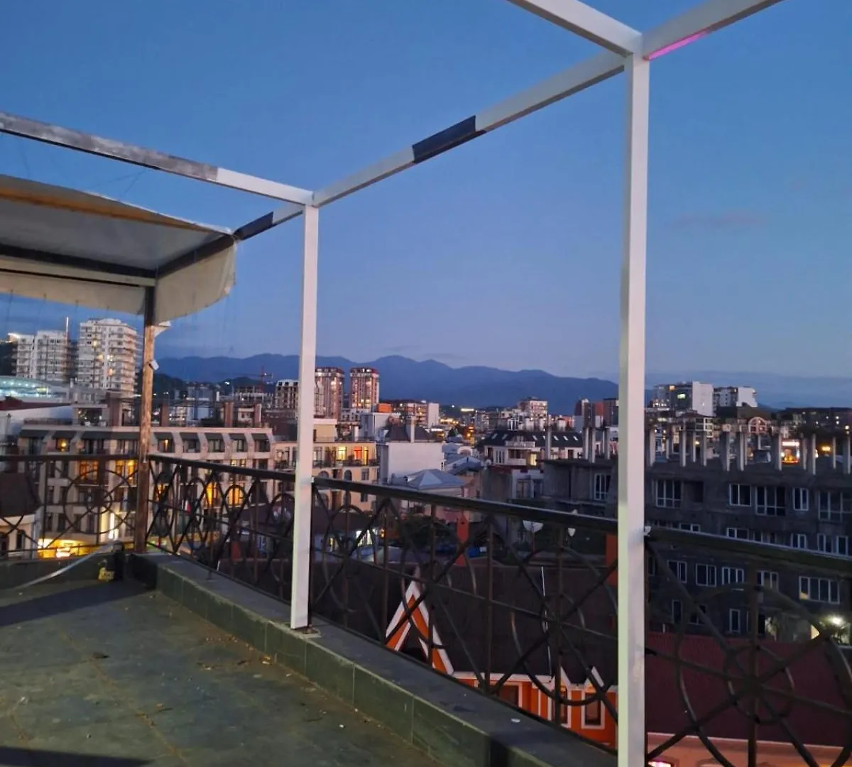 Apartment Schoene Wohnung Mitten Im Zentrum Von Batumi