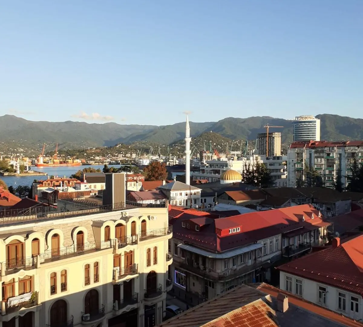 Schoene Wohnung Mitten Im Zentrum Von Batumi Apartment